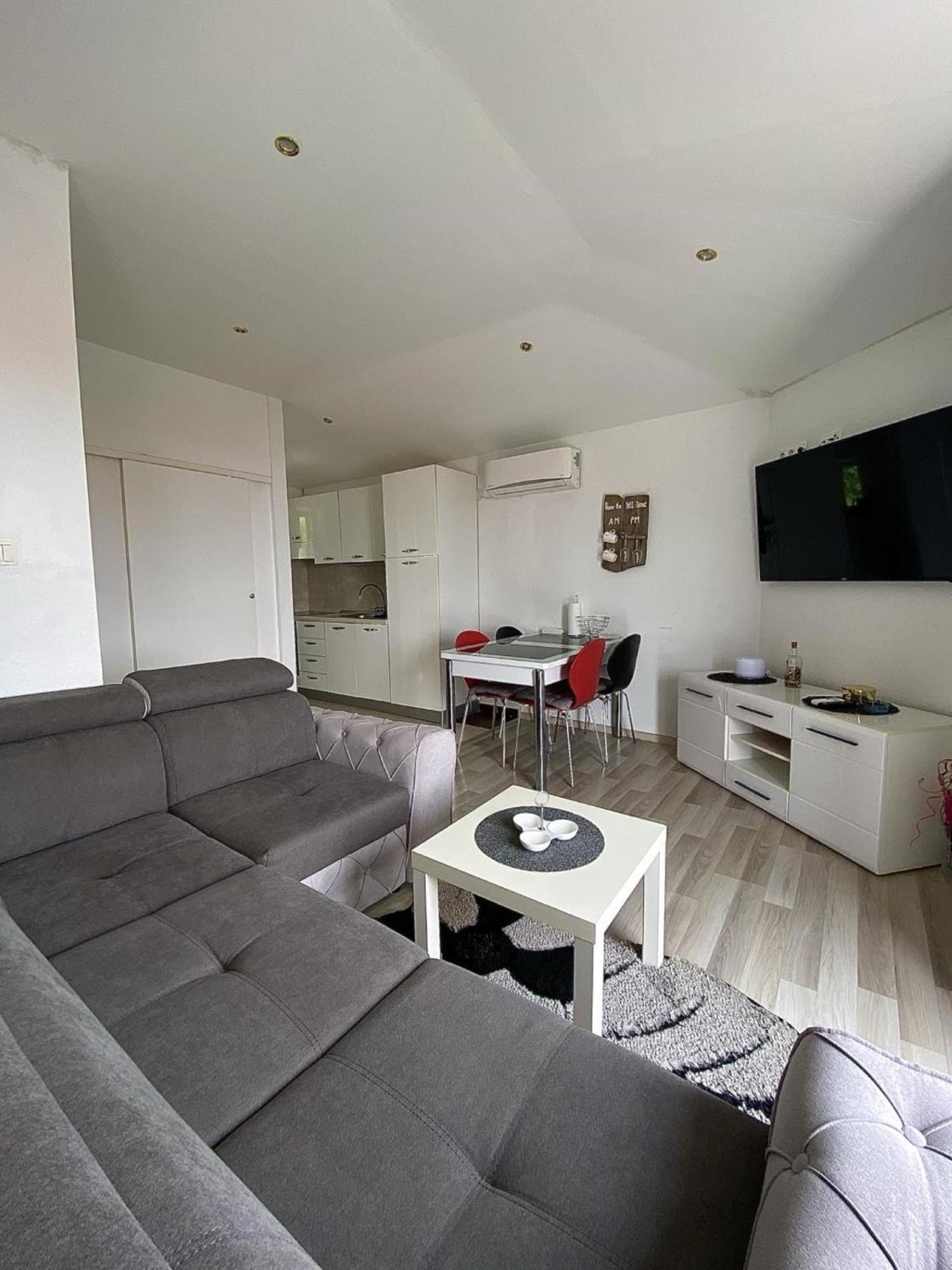 Apartments Ema ลอฟราน ภายนอก รูปภาพ